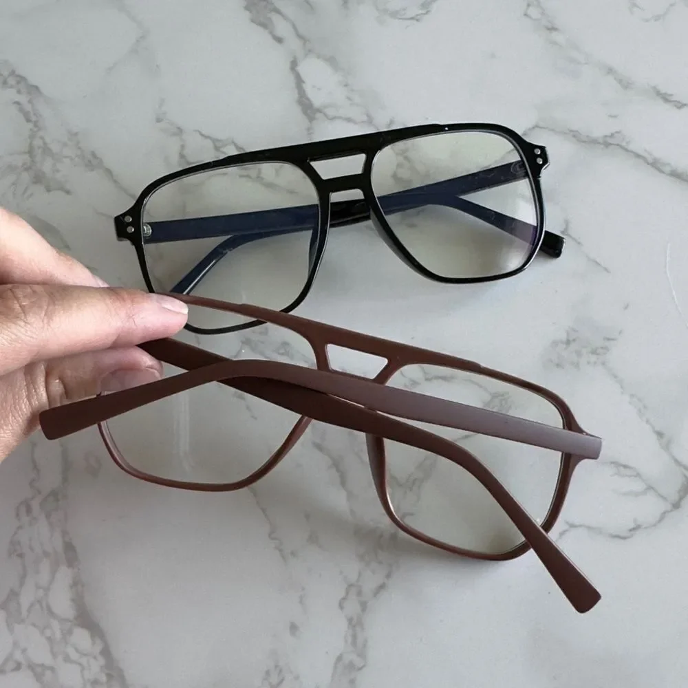 ⭕️ 2 Glasses Black and Brown